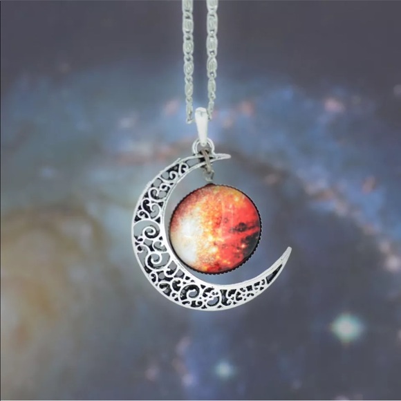 Jewelry - Silver Crescent Moon Necklace